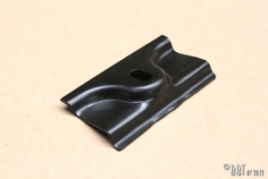 Battery retaining clamp